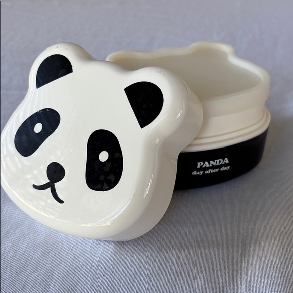 Panda Day After Day Novelty Snack Container 4.5 x 4.5 x 3 - Picture 1 of 13